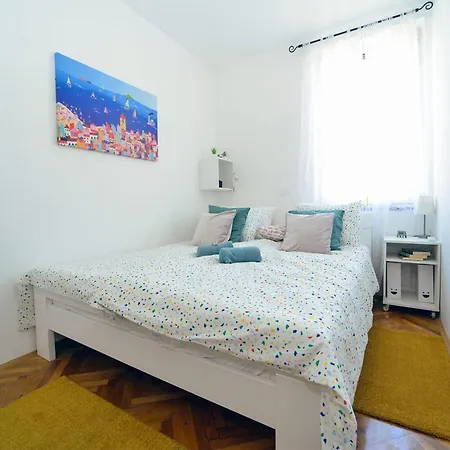 2 Bedroom Nice In Appartement