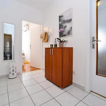 2 Bedroom Nice In Appartement *